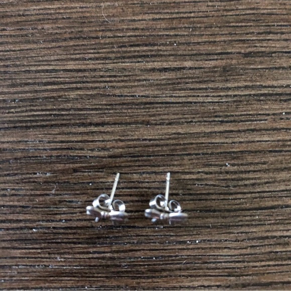 Sliver metal bow stud earrings - Picture 2 of 2